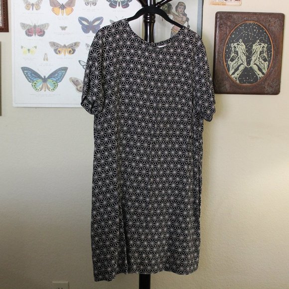 HM Black Geometric Shift Dress - Picture 1 of 8